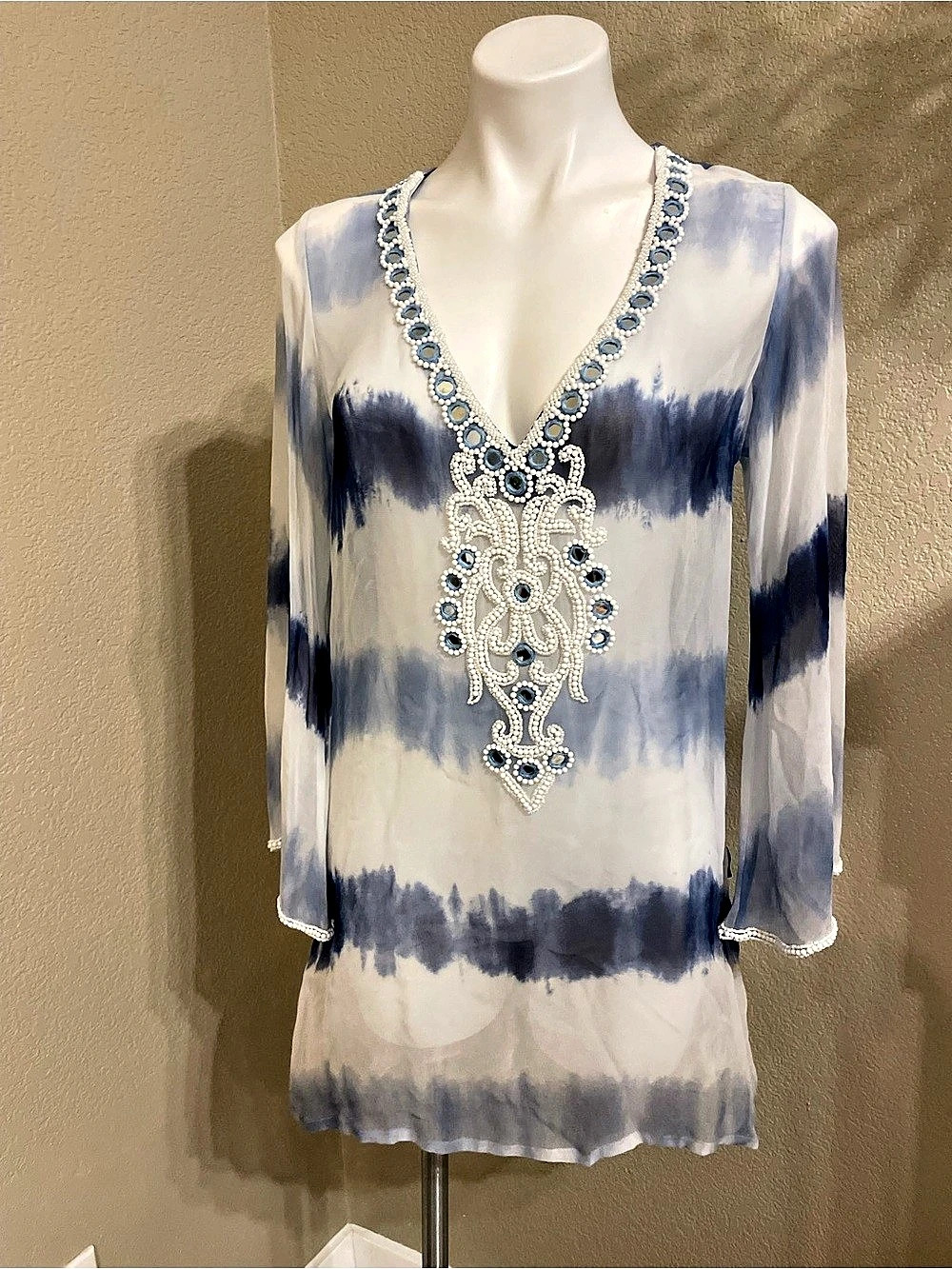 Kareena'Small Tie-Dye Embellished Tunic in Blue & White Size Small